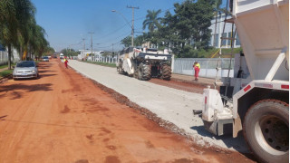 Prefeitura prepara a rua Antônio Borja Medina, no Unileste, para receber pavimento em concreto